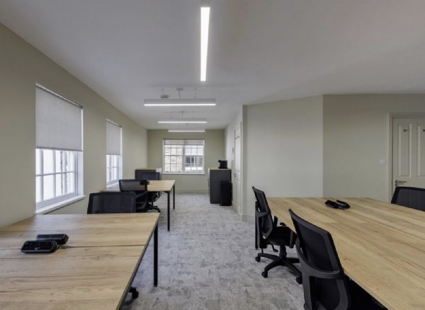 Property at 70 Borough High Street, Southwark, SE1 1XF